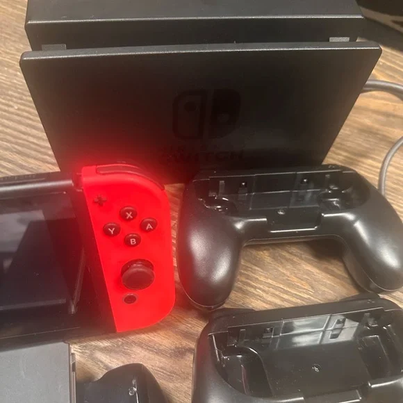 Nintendo Switch Bundle - Picture 8 of 9
